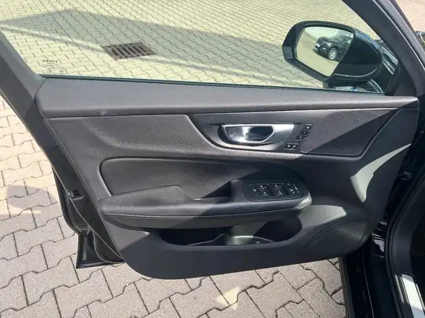 VOLVO V60 (11/28)