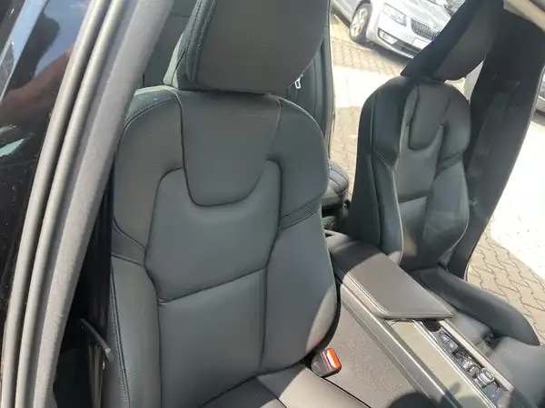 VOLVO V60 (23/28)