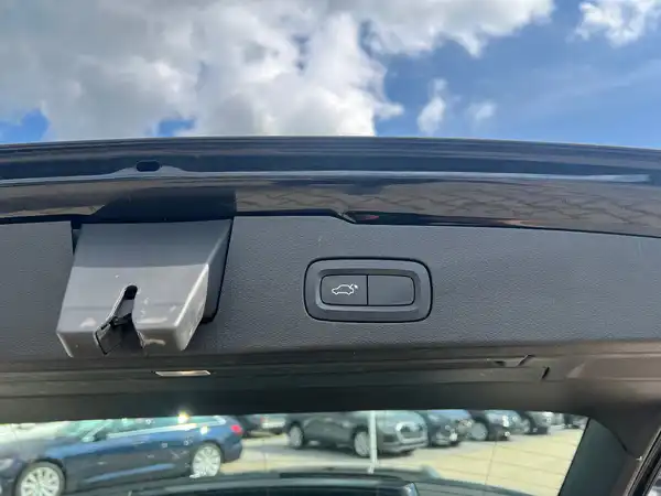 VOLVO V60 (8/28)