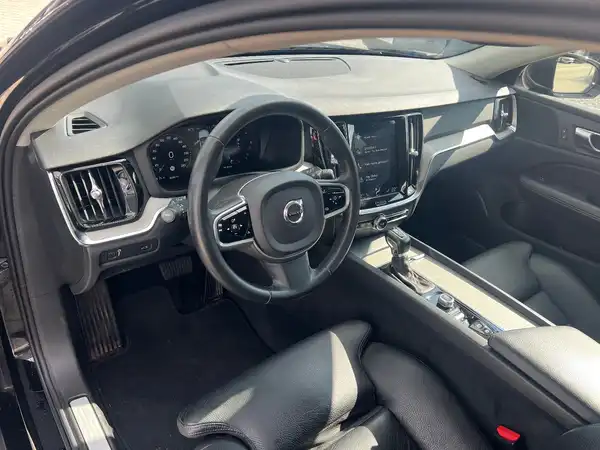 VOLVO V60 (10/28)