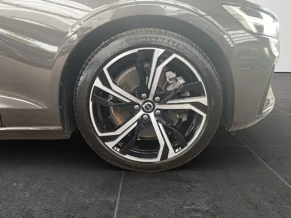 VOLVO V60 (15/18)