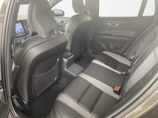VOLVO V60 (8/18)