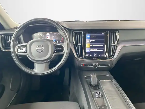VOLVO V60 (8/19)