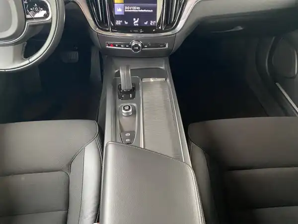 VOLVO V60 (9/19)