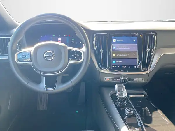 VOLVO V60 (9/24)