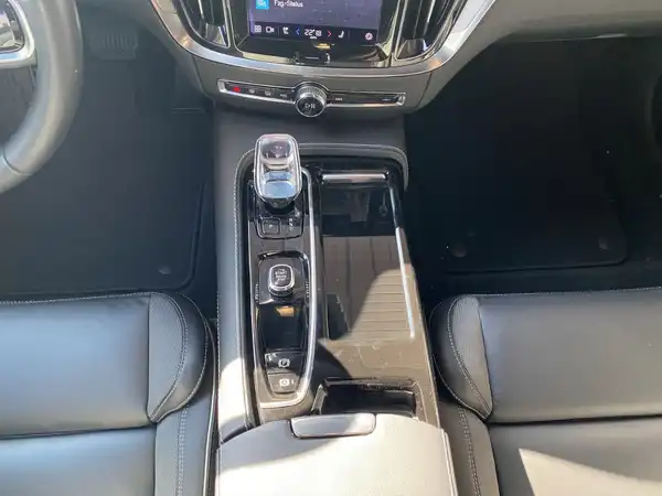 VOLVO V60 (10/24)