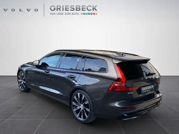 VOLVO V60 (3/23)
