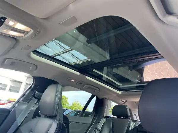 VOLVO V60 (21/23)