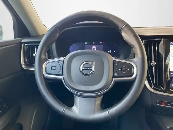 VOLVO V60 (10/21)