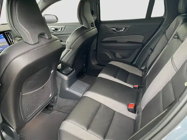 VOLVO V60 (9/16)