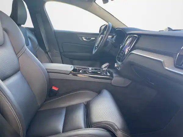 VOLVO V60 (12/19)