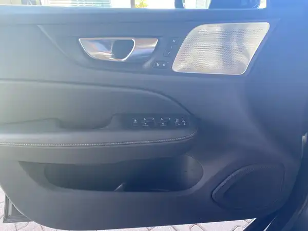 VOLVO V60 (16/19)