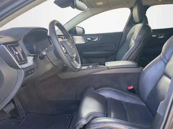 VOLVO V60 (7/19)