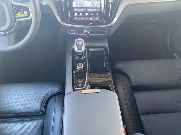 VOLVO V60 (9/19)