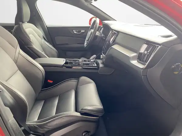 VOLVO V60 (12/22)