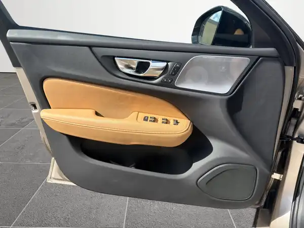 VOLVO V60 (16/22)