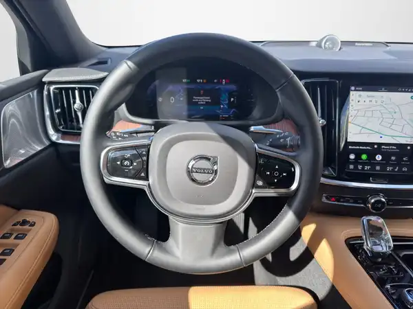 VOLVO V60 (10/22)