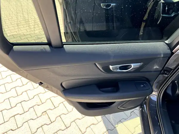 VOLVO V60 (13/27)