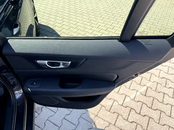 VOLVO V60 (16/27)