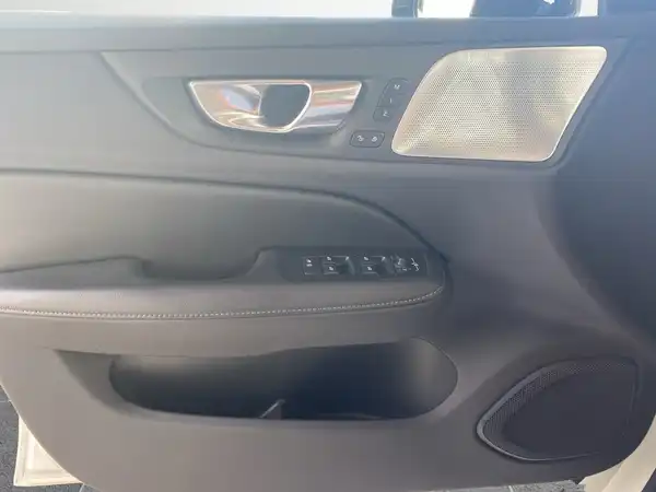 VOLVO V60 (17/22)