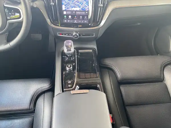 VOLVO V60 (9/22)