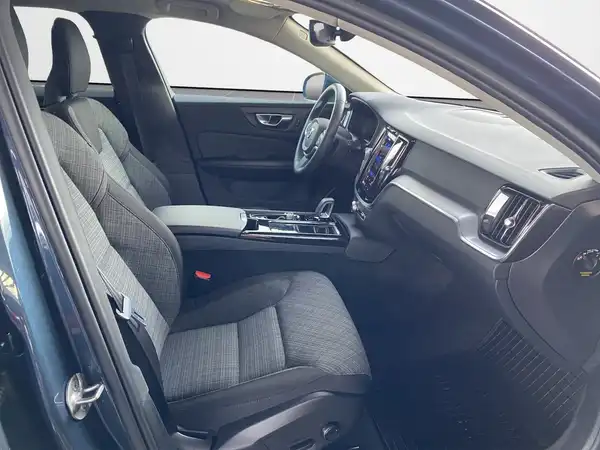 VOLVO V60 (12/22)