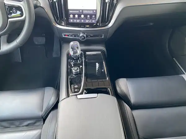 VOLVO V60 (9/22)