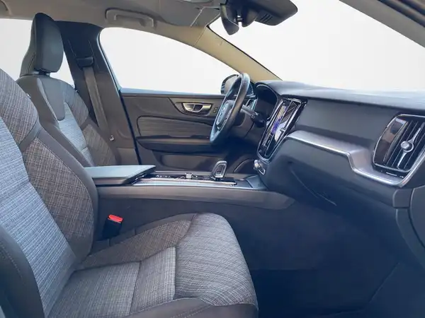 VOLVO V60 (12/19)