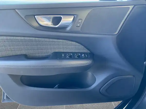 VOLVO V60 (16/19)