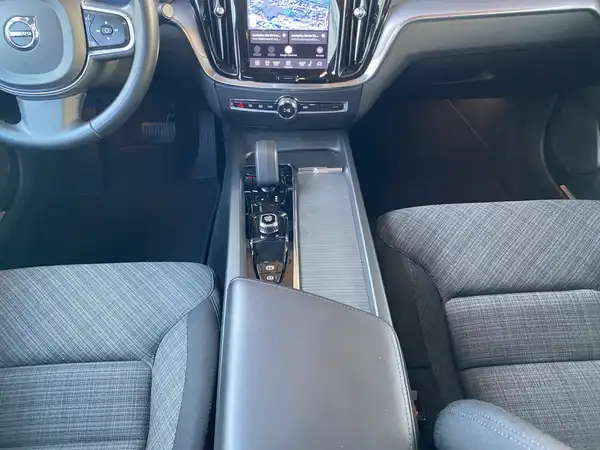 VOLVO V60 (9/19)