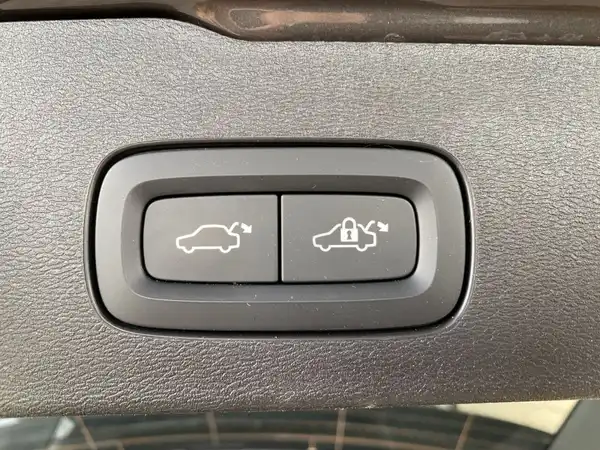 VOLVO V60 (20/20)