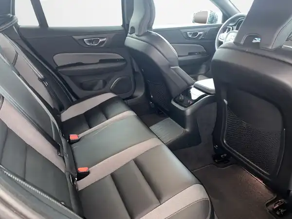 VOLVO V60 (13/16)