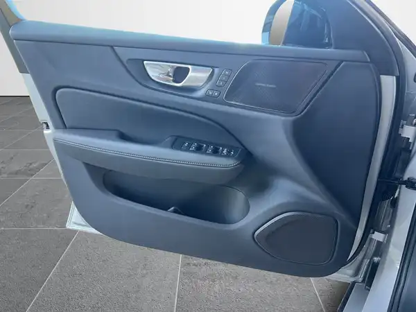 VOLVO V60 (17/20)