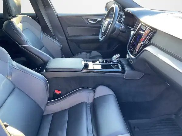 VOLVO V60 (12/23)