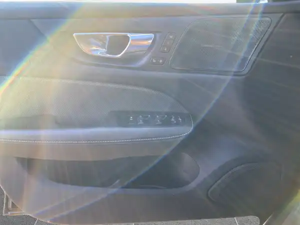 VOLVO V60 (17/23)