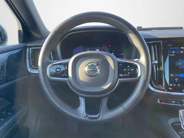 VOLVO V60 (10/23)