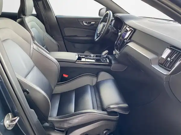 VOLVO V60 (12/21)