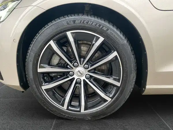 VOLVO V60 (14/20)