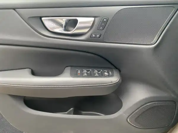 VOLVO V60 (16/20)