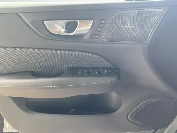 VOLVO V60 (17/20)