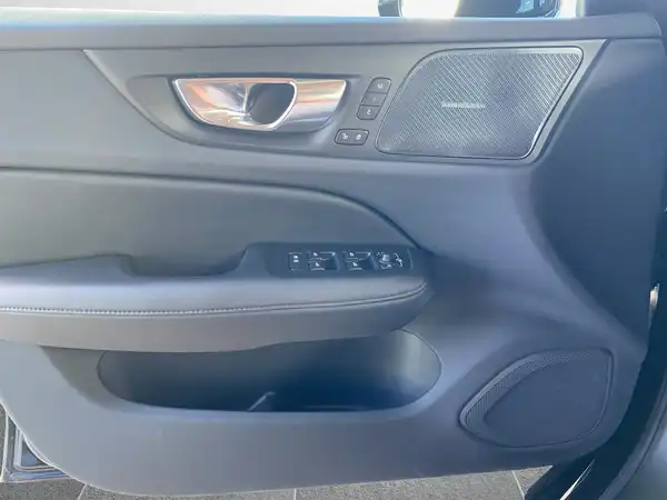 VOLVO V60 (17/20)