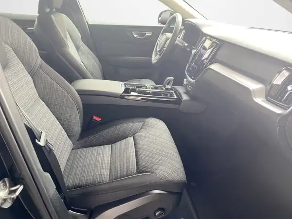 VOLVO V60 (12/22)