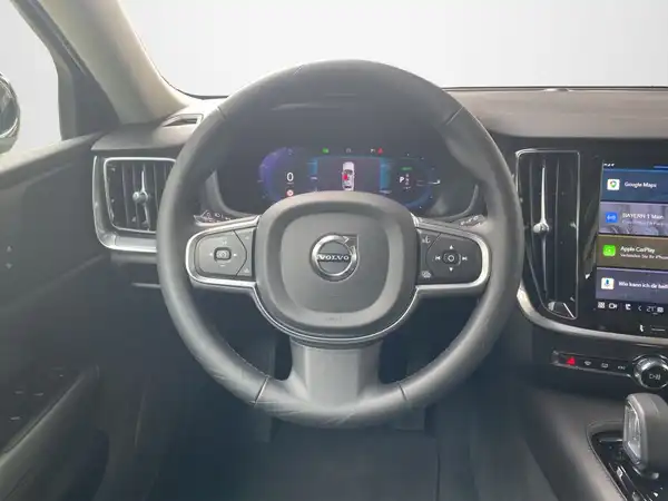 VOLVO V60 (10/22)