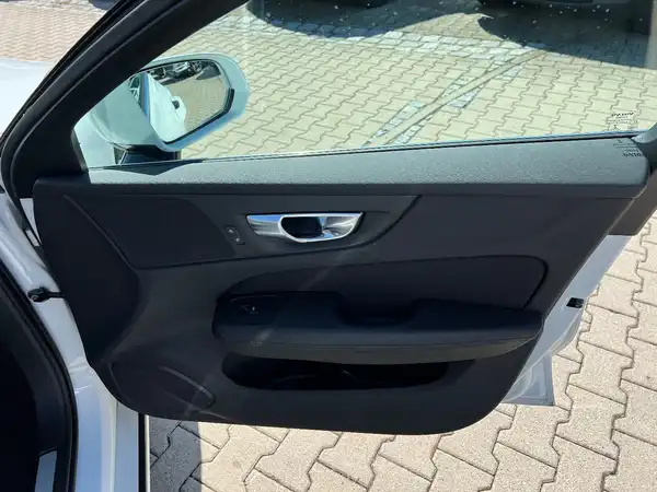 VOLVO V60 (20/27)