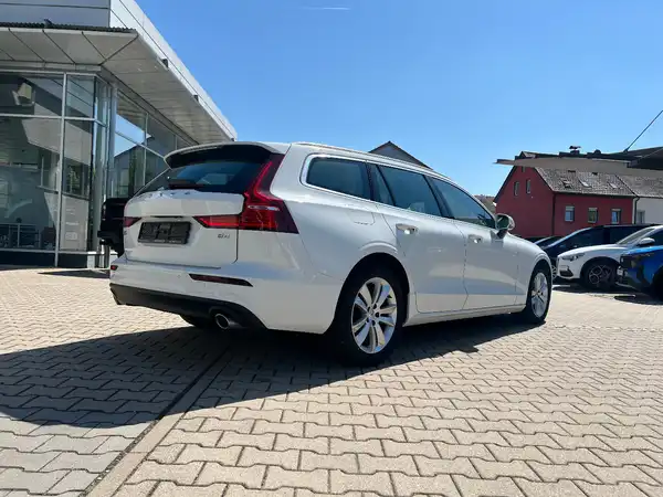 VOLVO V60 (4/27)