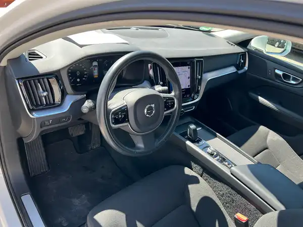 VOLVO V60 (10/27)
