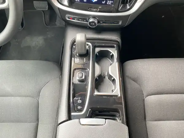 VOLVO V60 (9/19)