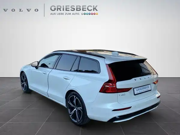 VOLVO V60 (3/23)