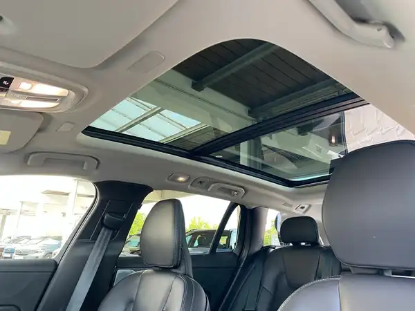 VOLVO V60 (22/23)