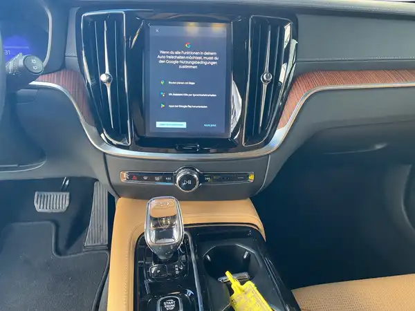 VOLVO V60 (12/19)